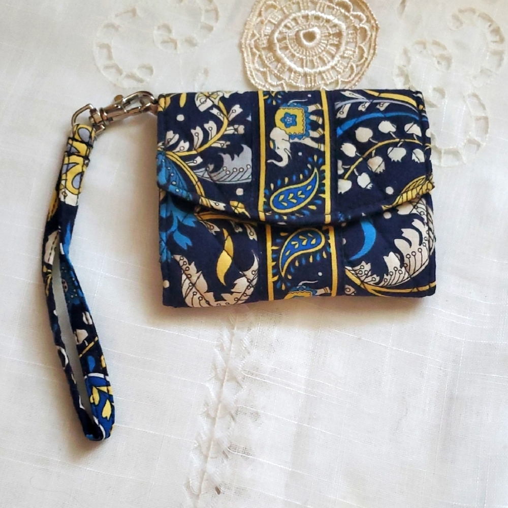 Vera Bradley Ellie Blue Wristlet.